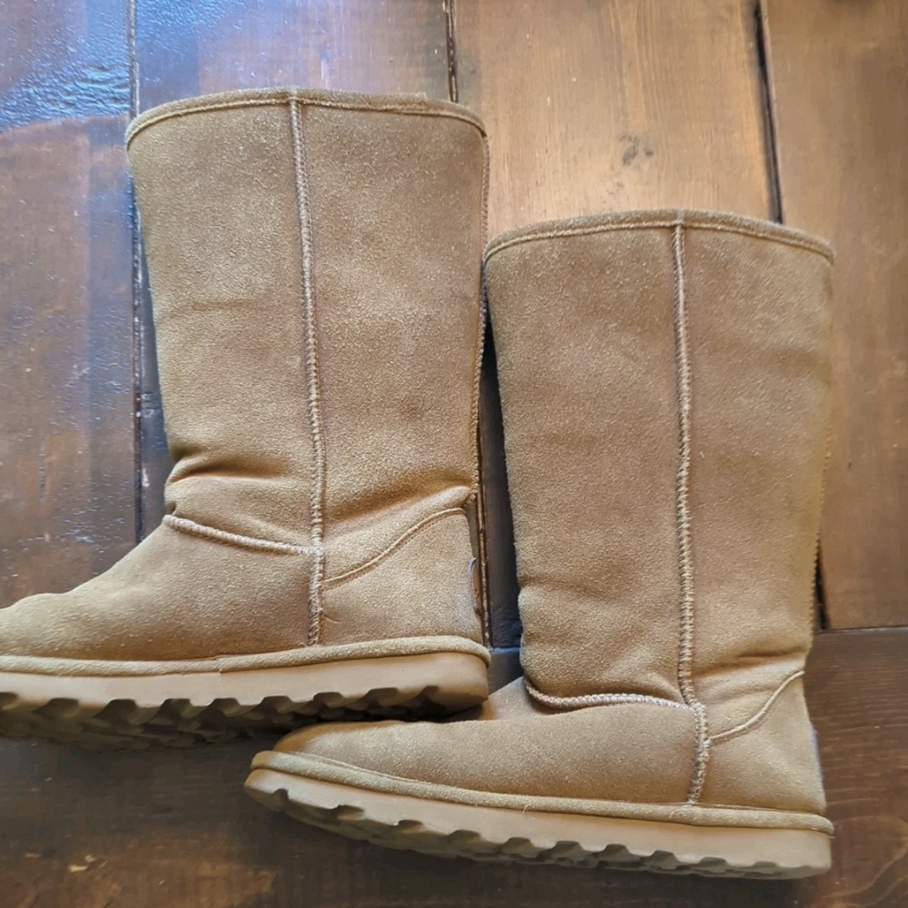 BearPaw Light Brown Suede Boots